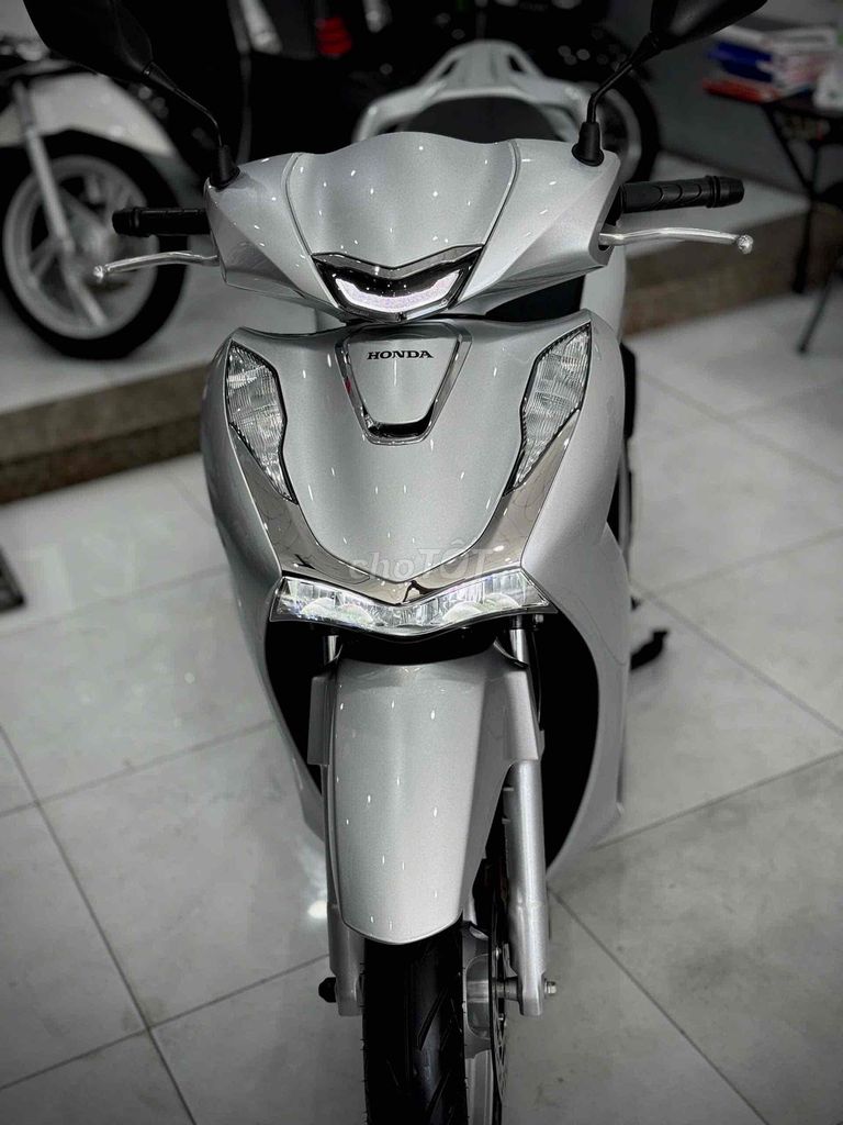 Sh125 2024 Odo8k Lướt chính chủ ký. Mua bán Xe máy tại Thị xã Phú Mỹ Bà Rịa - Vũng Tàu được đăng bởi Cửa Hàng Xe Máy Phú Mỹ hình 7