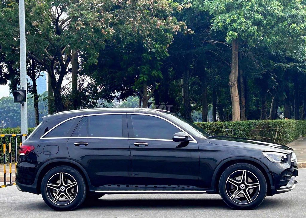 Mercedes GLC300 4Matic sx 2022 màu đen lướt đẹp. Mua bán Ô tô tại Quận Cầu Giấy Hà Nội được đăng bởi Cao Quý hình 15
