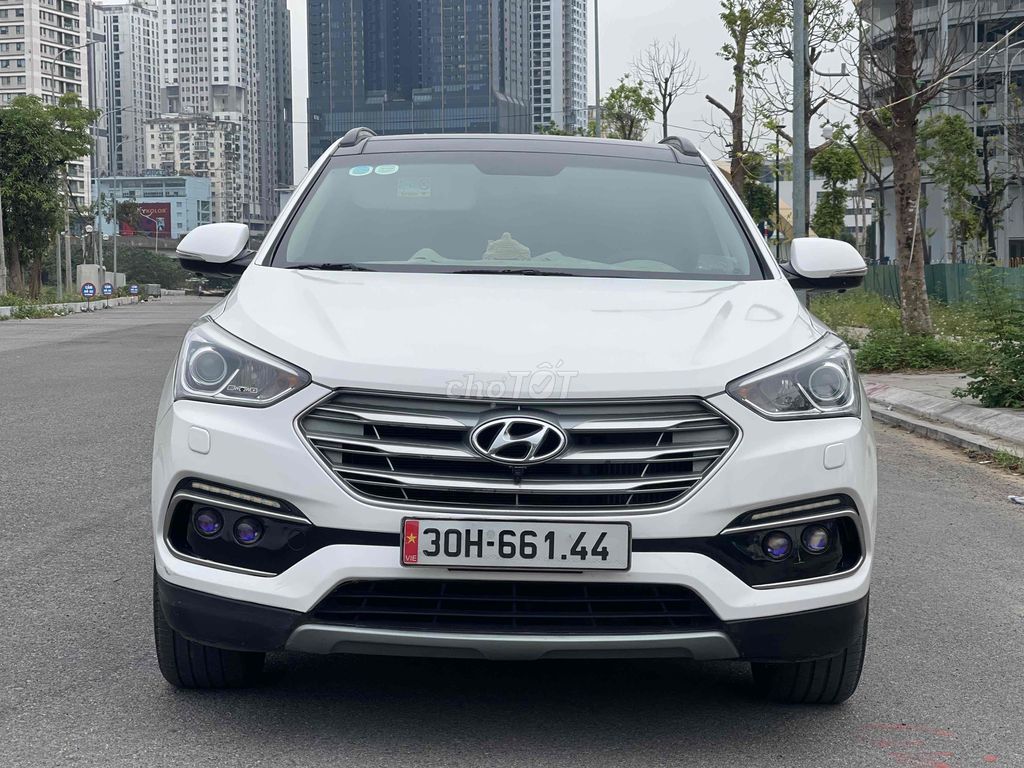 Hyundai Santa Fe 2018 2.2 AT 4WD - 10000 km