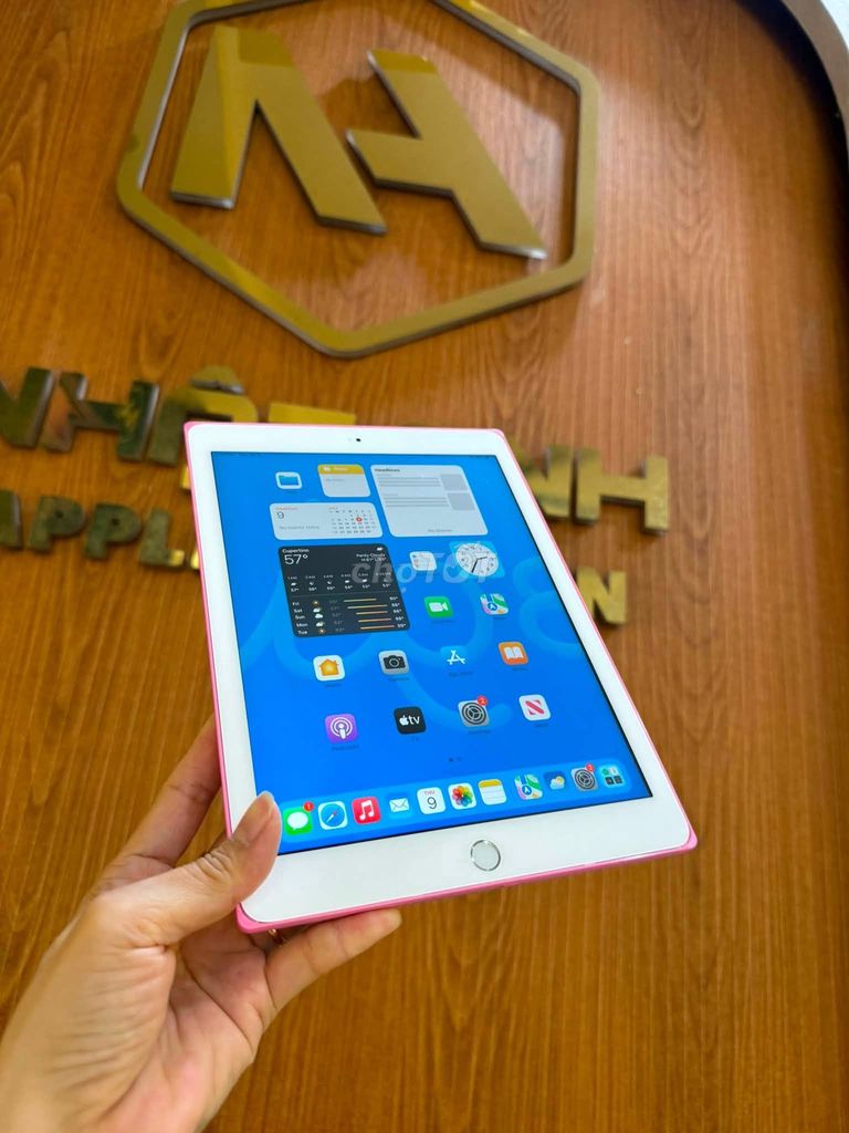 Apple iPad Gen 6 32GB Wifi Hồng Đã sử dụng. Mua bán Máy tính bảng tại Quận Gò Vấp Tp Hồ Chí Minh được đăng bởi Nguyễn Thị Thu Hiền hình 1