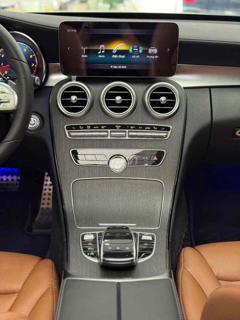 Mercedes Benz C Class 2019 C 300 AMG - 39000 km. Mua bán Ô tô tại Quận Tân Phú Tp Hồ Chí Minh được đăng bởi Xe Lướt Sài Gòn Miền Nam hình 13