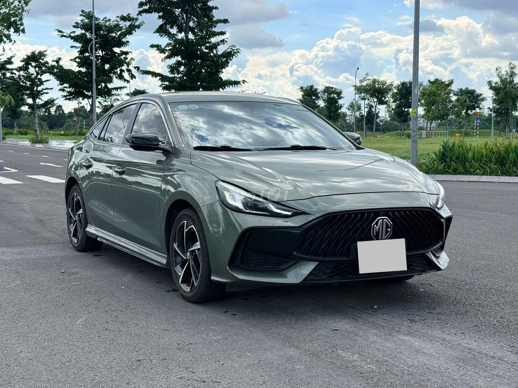 MG 5 Luxury 1.5AT 2022 синий 56 000 км дилерское обслуживание