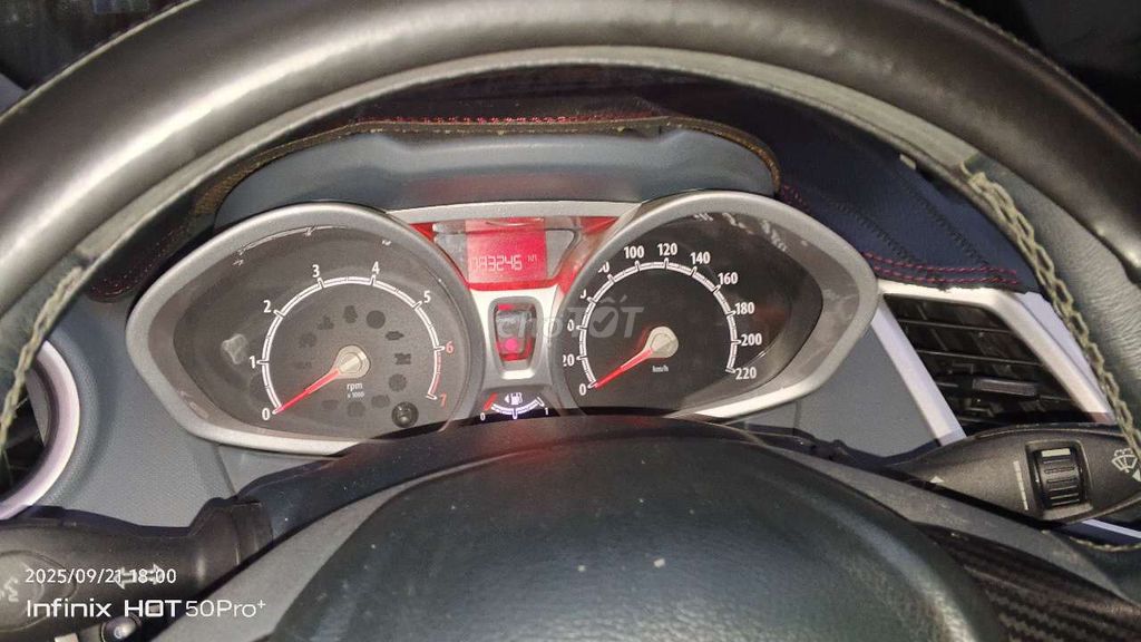 3 131 2011 1.6 AT Hatchback - 90000 km. Mua bán Ô tô tại Huyện Lâm Thao Phú Thọ được đăng bởi Nguyễn Đức Hải hình 4