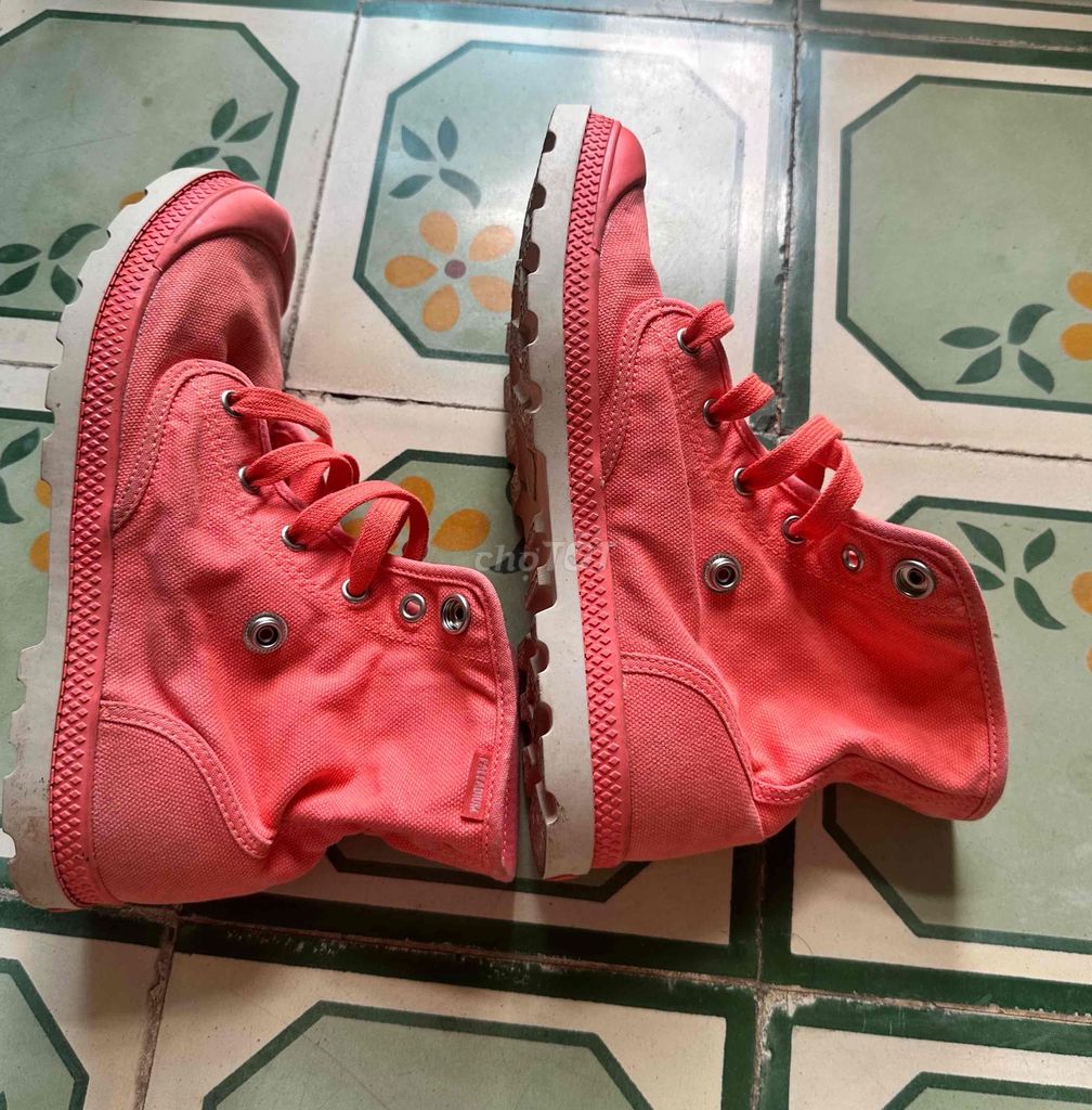 Giày cao cổ Palladium Unisex size 39. Mua bán Giày dép tại Quận 10 Tp Hồ Chí Minh được đăng bởi Lee Min Boo hình 1