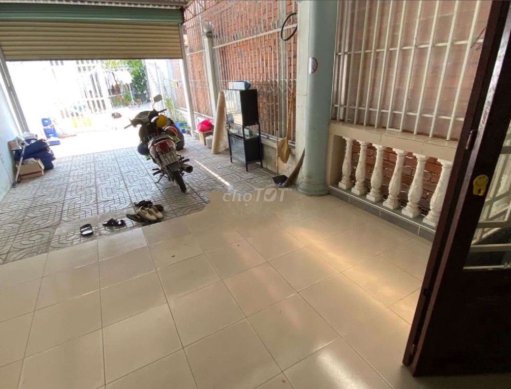 Nhà cấp 4 sân ô tô 80m2 1 PN • Hướng Đông Nam • Nhà ngõ, hẻm 2,05 tỷ