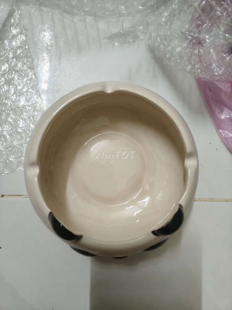 Gạt tàn Gấu trúc Gốm sứ Trắng Đen. Mua bán Nội thất, đồ gia dụng khác tại Thành phố Vũng Tàu Bà Rịa - Vũng Tàu được đăng bởi Meo Bé hình 1