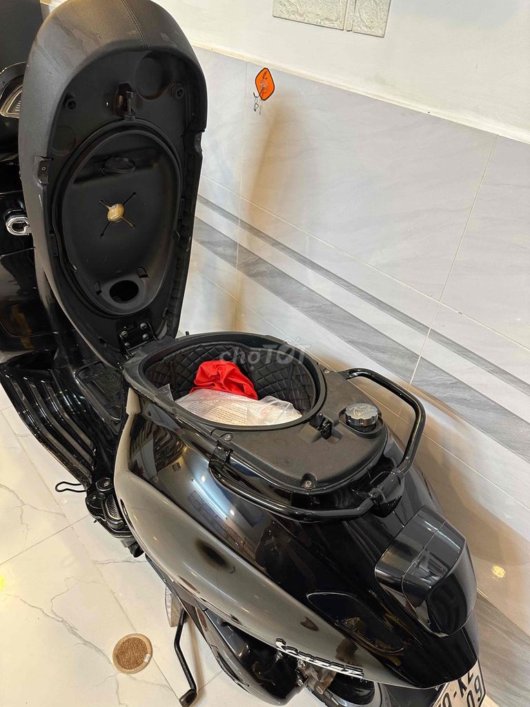 Vespa Sprint 2017. Mua bán Xe máy tại Quận Tân Phú Tp Hồ Chí Minh được đăng bởi Nguyễn Nguyễn hình 4