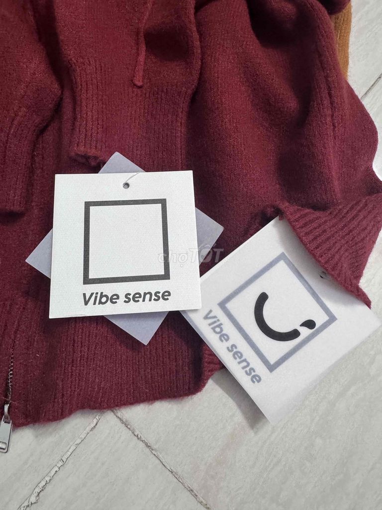 Áo len Vibe sense Đỏ đô Unisex 53-63 cân. Mua bán Quần áo tại Quận Tân Phú Tp Hồ Chí Minh được đăng bởi Suong Tran hình 1