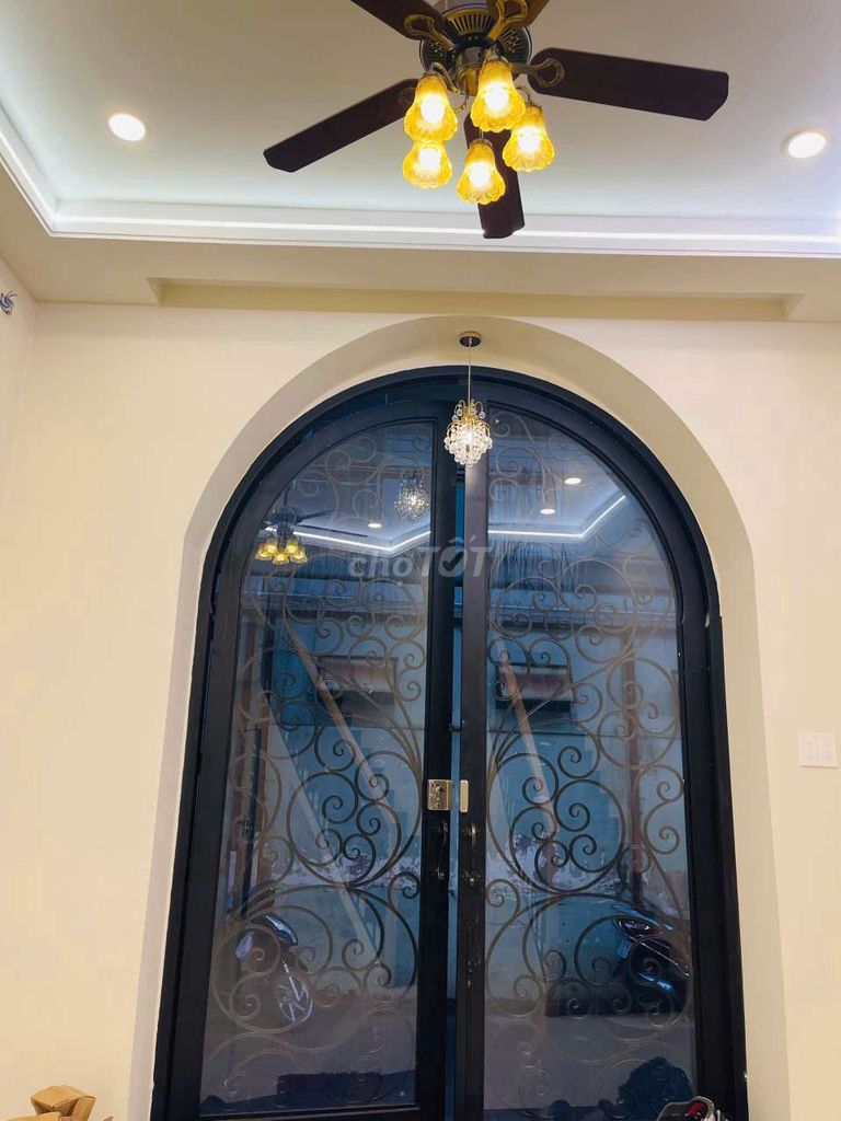 CHO THUÊ NHÀ PHỐ 3 TẦNG+ SÂN THƯỢNG MỚI 100% –HXH - GẦN VẠN PHÚC CITY