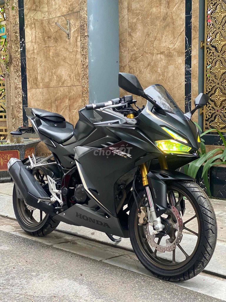 Honda CBR 150 ABS 2024 черный, пробег 1700 км