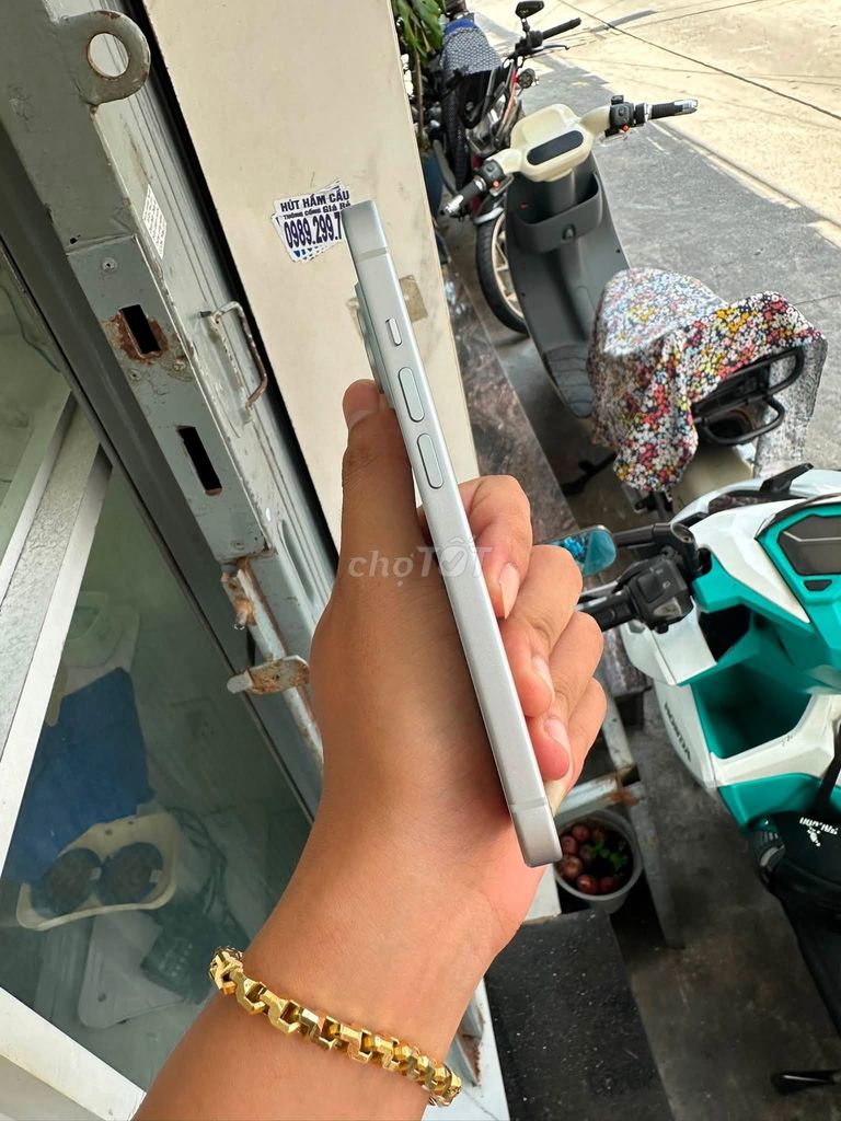 Apple iPhone 15 128GB Trắng Quốc tế. Mua bán Điện thoại tại Quận Ngũ Hành Sơn Đà Nẵng được đăng bởi Thanh Ngo hình 1