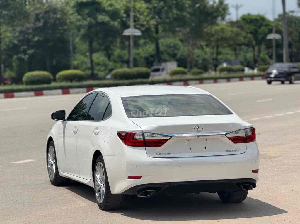 CẦN BÁN LEXUS ES250 SIÊU MỚI MODEL 2016. Mua bán Ô tô tại Quận Bắc Từ Liêm Hà Nội được đăng bởi Mr PHÁT THÁI HÀ AUTO hình 8