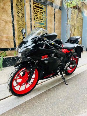 Suzuki gsx R150 cuối 2020 xe nguyên zin đẹp keng .. Mua bán Xe máy tại Quận Cầu Giấy Hà Nội được đăng bởi Tong motor xe may