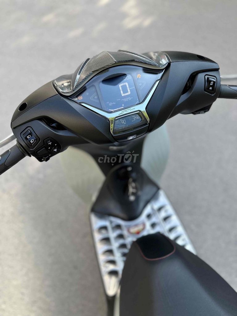 Honda Sh Việt 2024!! 160cc phanh A.B.S Lướt/Mới. Mua bán Xe máy tại Quận Hoàng Mai Hà Nội được đăng bởi Xe Máy Quân Oanh  hình 2