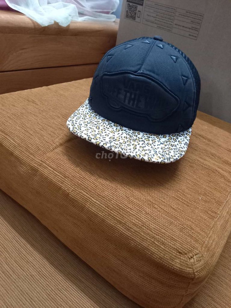 Snap hiệu vans phom lưới trucker