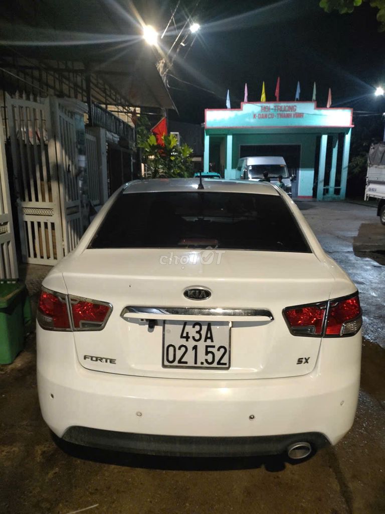 KIA FORTE 2011 белый механика 138 500 км