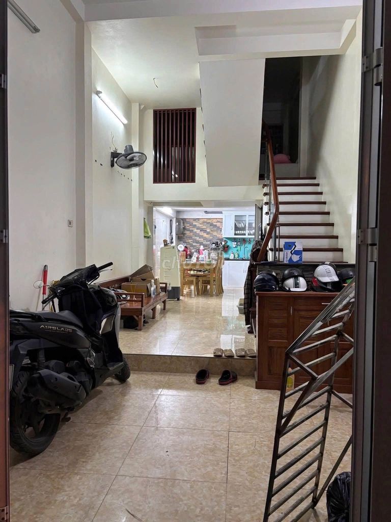 Дом в аренду Ле Куанг Дао, Нам Ту Лием, 40м2, 4 этажа