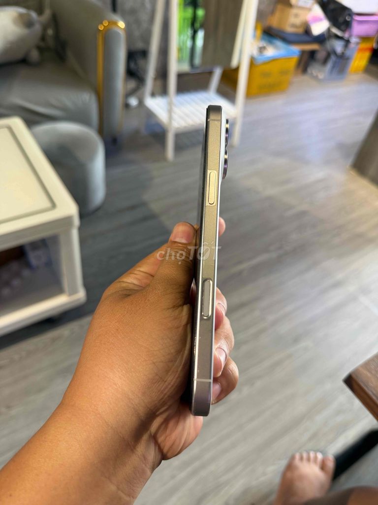 Apple iPhone 16 Pro Max Bạc Như mới. Mua bán Điện thoại tại Thành phố Rạch Giá Kiên Giang được đăng bởi Iphone Thanh Ly hình 1