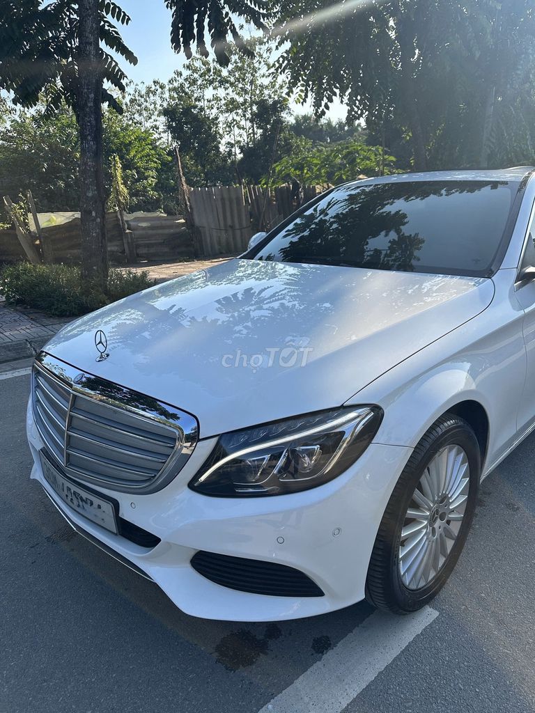 Mercedes-Benz C250 Exclusive 2016 màu trắng. Mua bán Ô tô tại Quận Thanh Xuân Hà Nội được đăng bởi Nguyễn Tuấn Hoàng hình 2