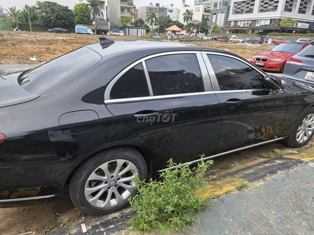 Mercedes Benz E Class 2017 E200 - 96000 km. Mua bán Ô tô tại Thành phố Thủ Đức Tp Hồ Chí Minh được đăng bởi Lê Duy Tiến hình 4