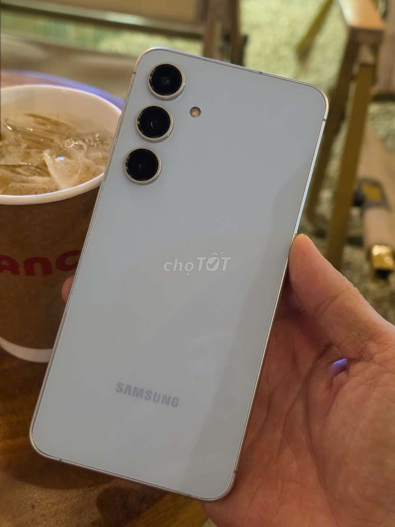 Samsung S24 FE 5G VN 2sim đẹp keng 99,999% zin BH. Mua bán Điện thoại tại Quận 10 Tp Hồ Chí Minh được đăng bởi Đăng Khôi store hình 1