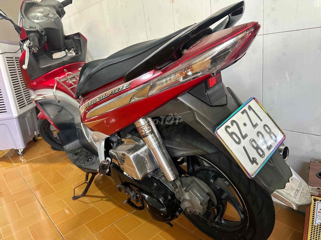 Honda Air Blade 2010 Đỏ. Mua bán Xe máy tại Huyện Hóc Môn Tp Hồ Chí Minh được đăng bởi Khanh Nhựt hình 4