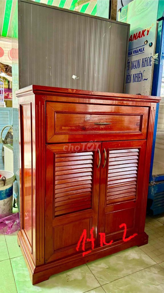 Tủ dép gỗ nâu đỏ đã qua sử dụng. Mua bán Tủ, kệ gia đình tại Quận Bình Tân Tp Hồ Chí Minh được đăng bởi Chi Chi  hình 1