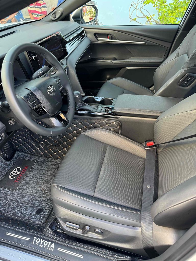 Toyota Camry 2025 2.5 HEV Mid - 2929 km. Mua bán Ô tô tại Huyện Thoại Sơn An Giang được đăng bởi Châu văn Quyền hình 10