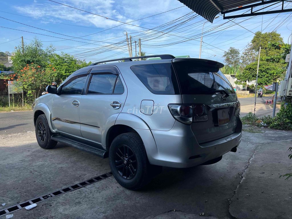 Toyota Fortuner 2016 Dầu Bạc 179261 km. Mua bán Ô tô tại Huyện Định Quán Đồng Nai được đăng bởi Tran trung thanh hình 3