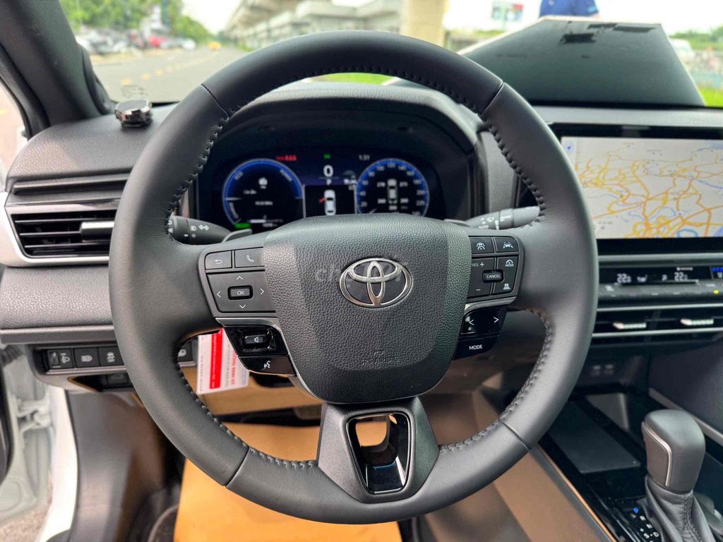 Toyota Camry 2025 2.5HEV TOP - 1300 km màu trắng. Mua bán Ô tô tại Thành phố Thủ Đức Tp Hồ Chí Minh được đăng bởi Hữu Phúc hình 16