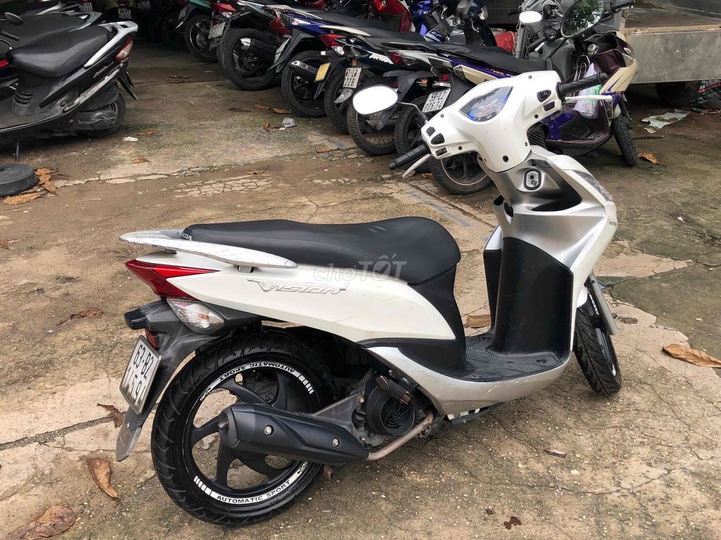 Honda Vision 2013 белый, пробег 25 000 км