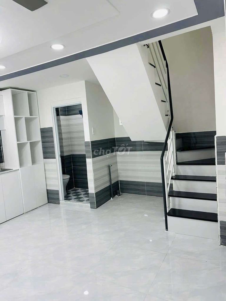 Nhà đúc 3lầu sân thượng. 3PN2WC. P.H Thành Q12. Bao QH. Chủ gốc ký bán