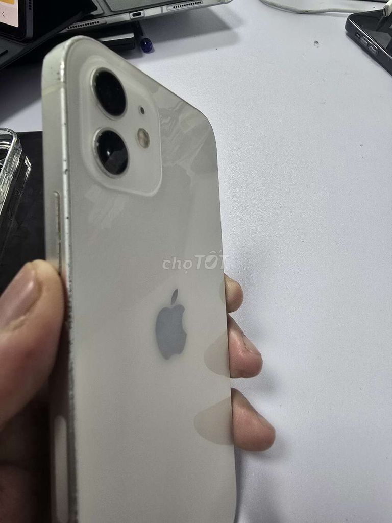 Apple iPhone 12 64GB Trắng. Mua bán Điện thoại tại Quận Đống Đa Hà Nội được đăng bởi Ngọc Anh hình 1