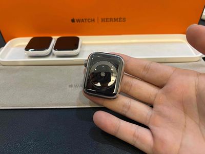 Apple watch HERMES 4/44 trắng dùng ESIM chưa act