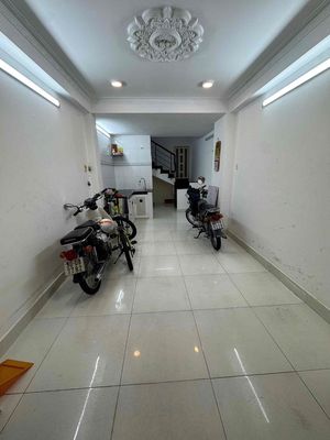 Townhouse 30 m² · 3 bed · Đường Nguyễn Tiểu La