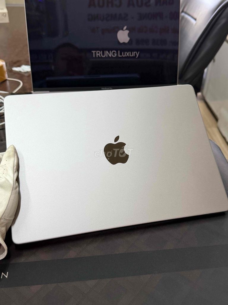 Apple Macbook Pro M3 8GB/512GB Bạc. Mua bán Laptop tại Quận Tân Phú Tp Hồ Chí Minh được đăng bởi Trần Đình Trung hình 1