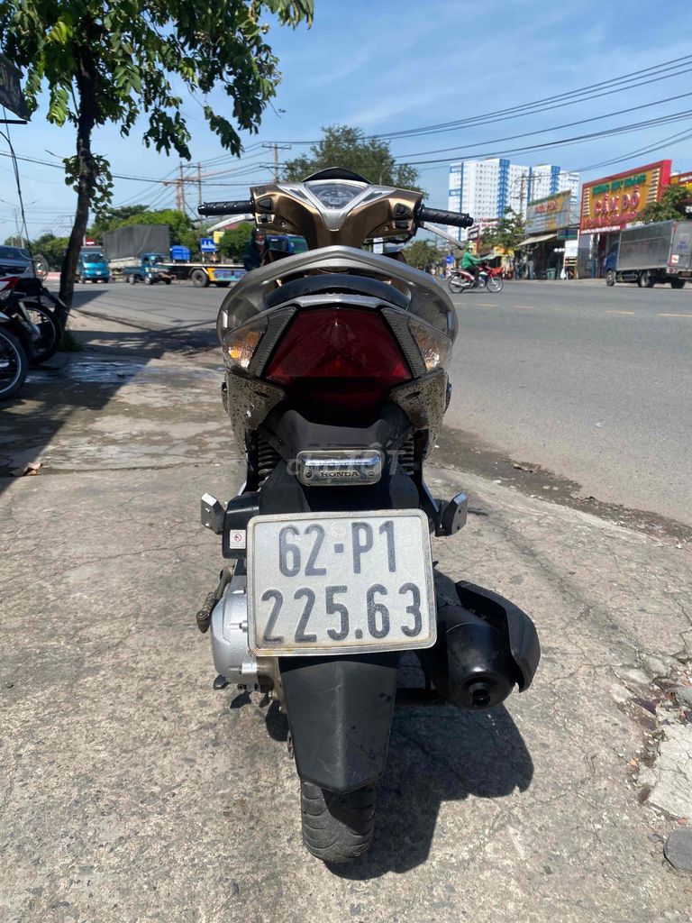 cần bán xe ab 2015 dệp êm zin. Mua bán Xe máy tại Thành phố Dĩ An Bình Dương được đăng bởi Đăng khoa hình 5