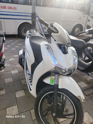 Honda SH 2019 Trắng 19000 km. Mua bán Xe máy tại Quận Cẩm Lệ Đà Nẵng được đăng bởi Thành