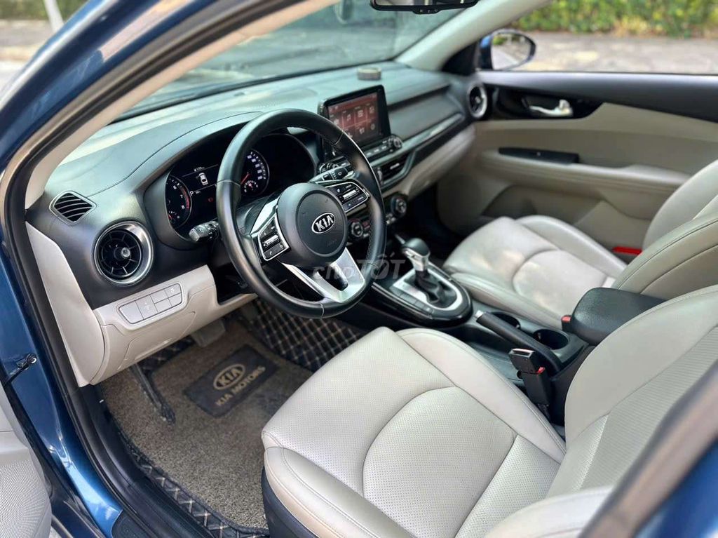 Kia Cerato 1.6 Luxury 2021 Синий 50 тыс. км