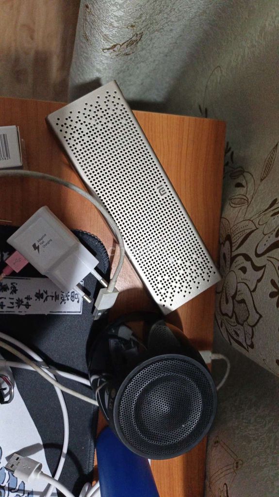 Loa Bluetooth Xiaomi Bạc. Mua bán Tivi, Âm thanh tại Quận Hai Bà Trưng Hà Nội được đăng bởi Trung Nguyễn hình 1