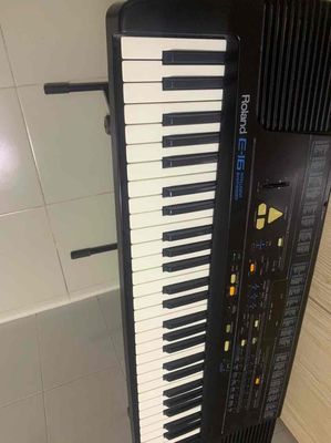 Đàn organ Roland E16 ( made in italy)