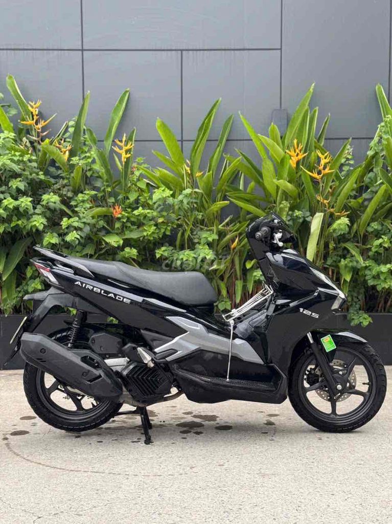 Honda Air Blade 125 2025 черный 8 000 км