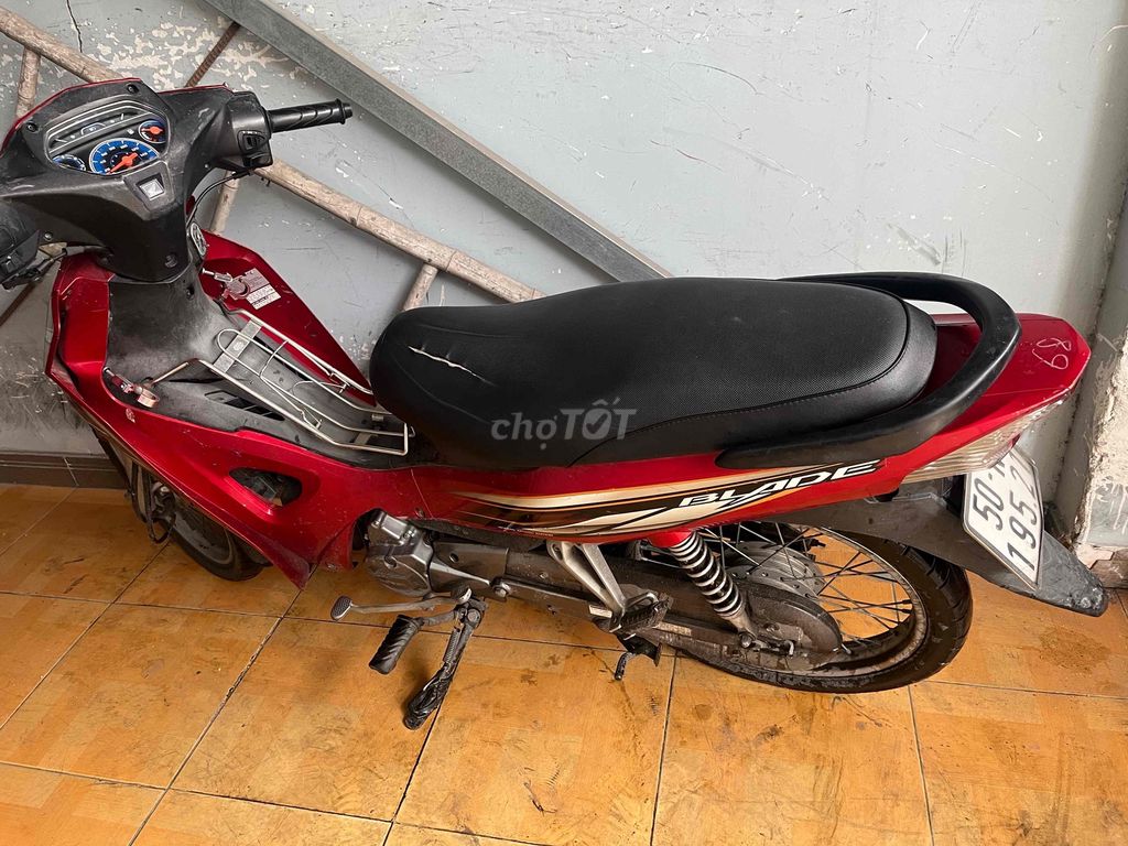 Honda Blade 110 2016 красно-черный 60 000 км