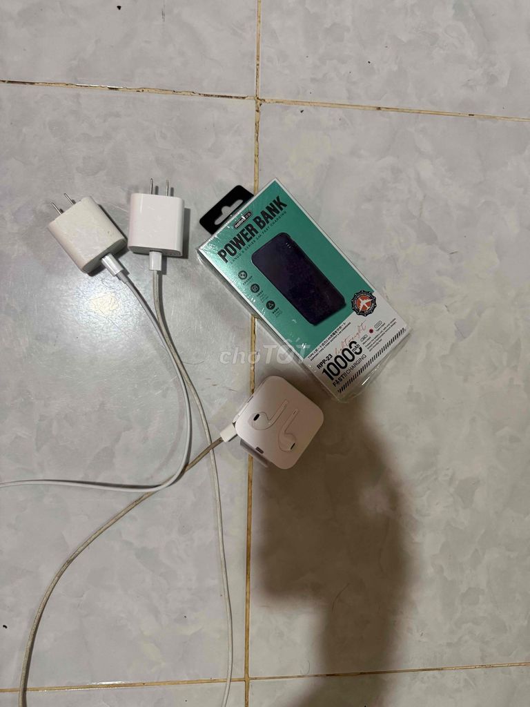 Sạc dự phòng 10000 mAh Đen. Mua bán Phụ kiện (Màn hình, Chuột...) tại Quận 8 Tp Hồ Chí Minh được đăng bởi Nguyễn Ngọc Thiện hình 1