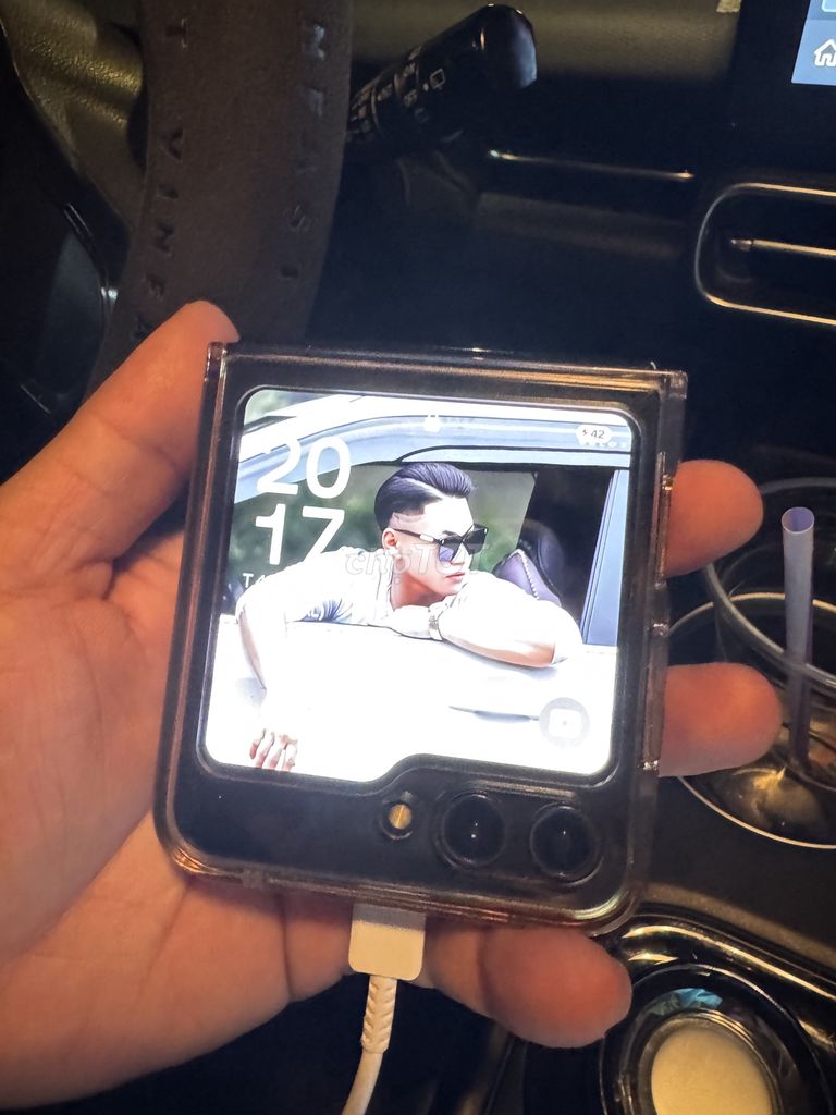 Samsung Z Flip 5 256GB 8GB Like New. Mua bán Điện thoại tại Quận 1 Tp Hồ Chí Minh được đăng bởi Vy Lê hình 1