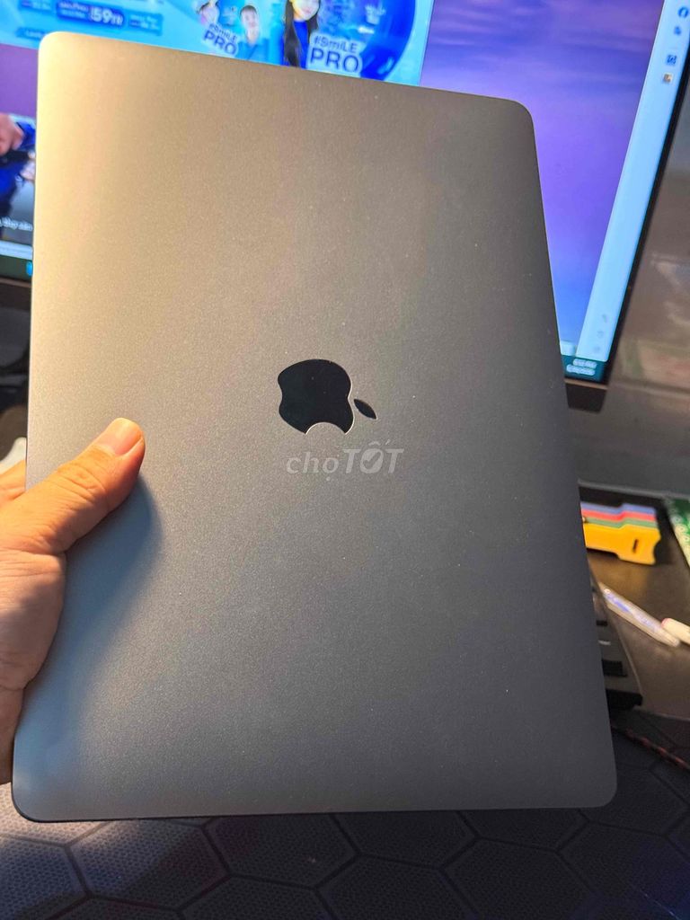 Apple MacBook Air 2019 Xám. Mua bán Laptop tại Huyện Mỏ Cày Bắc Bến Tre được đăng bởi Hoàng Ân hình 1