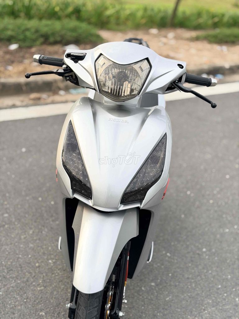 VISION FULL KIỂNG TỨ QUÝ 5 CHÍNH CHỦ. Mua bán Xe máy tại Thành phố Thủ Đức Tp Hồ Chí Minh được đăng bởi nguyễn hiếu  hình 9