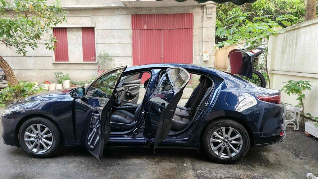 Mazda 3 2022 1.5L Luxury - 10000 km. Mua bán Ô tô tại Quận Tây Hồ Hà Nội được đăng bởi Dũng hình 4