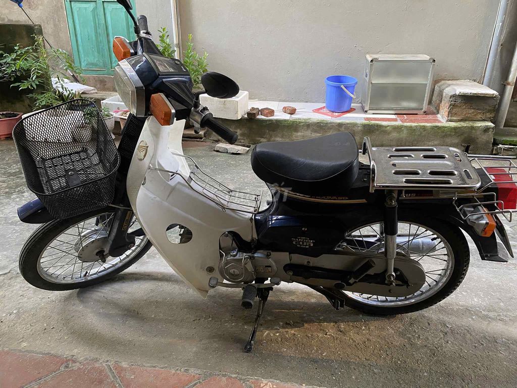 Xe cup 50 , xe người già đi giữ gìn xe. Mua bán Xe máy tại Huyện Mê Linh Hà Nội được đăng bởi Trần Văn Hà hình 2