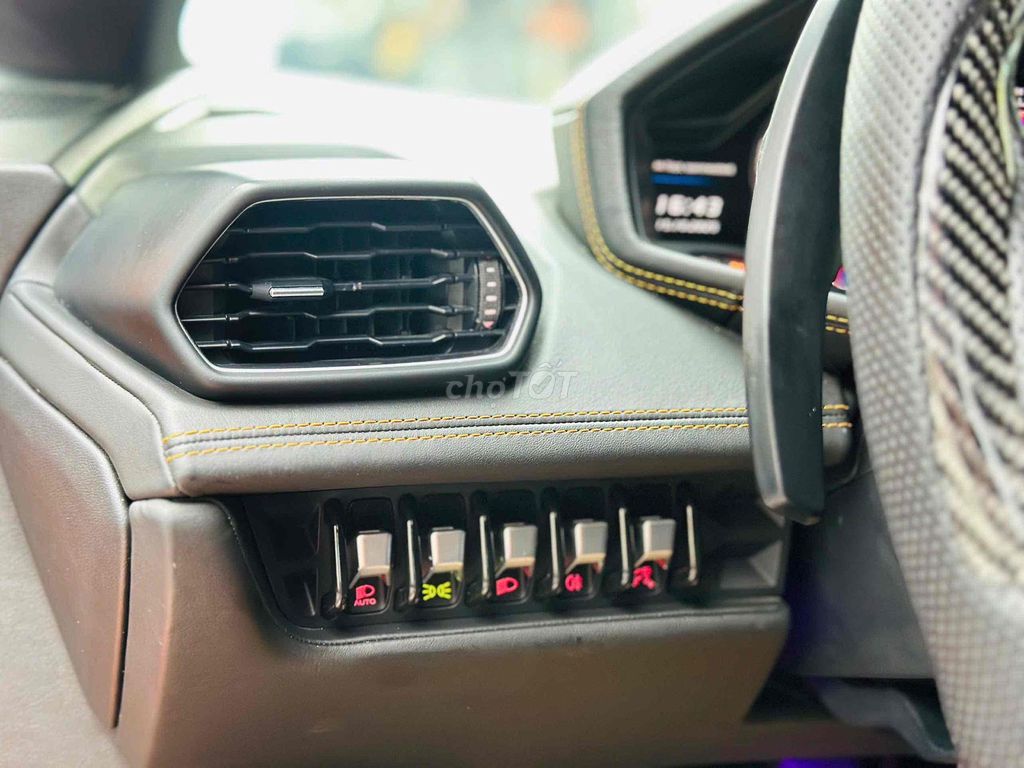 Lamborghini Huracan LP 610-4 Model 2015. Mua bán Ô tô tại Quận 8 Tp Hồ Chí Minh được đăng bởi Hồng Phúc hình 20